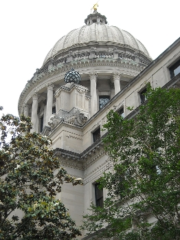 exterior view of Mississippi State Capitol