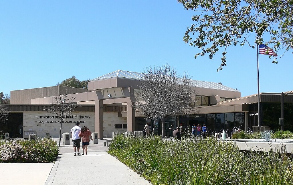 Huntington Beach Agrees to Postpone Library Materials Screening Proposal, Restores FY23–24 Budget
