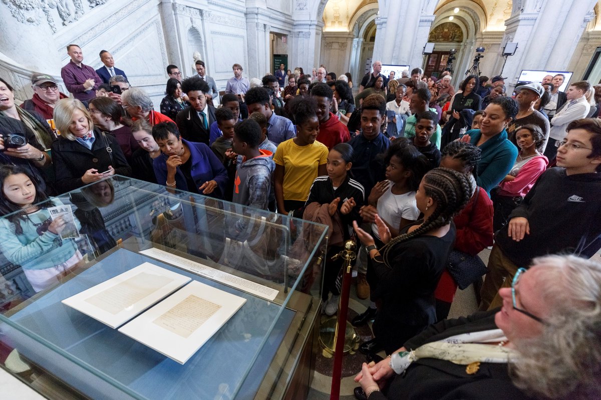 A crowd of Library of Congress visitors view the Gettysburg Address with Librarian of Congress Carla Hayden during a special event on November 19, 2018, commemorating the 155th anniversary of Lincoln's speech